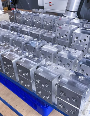 CNC Frästeile Steuerblöcke aus Aluminium gefräst von PAWA-Tech